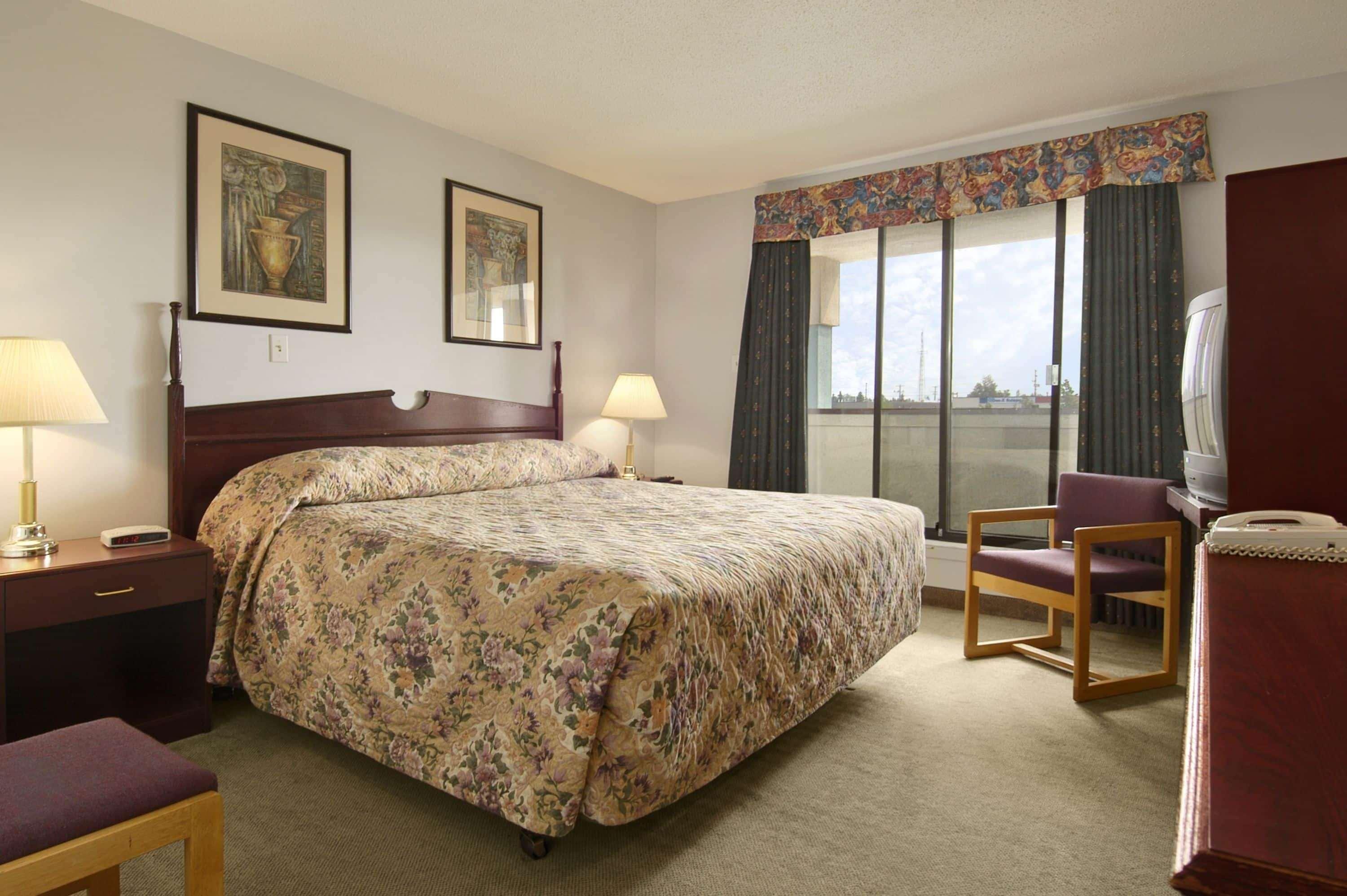 ซูเปอร์ 8 บาย วินด์แฮม เรดเดียร์ Hotel ภายนอก รูปภาพ