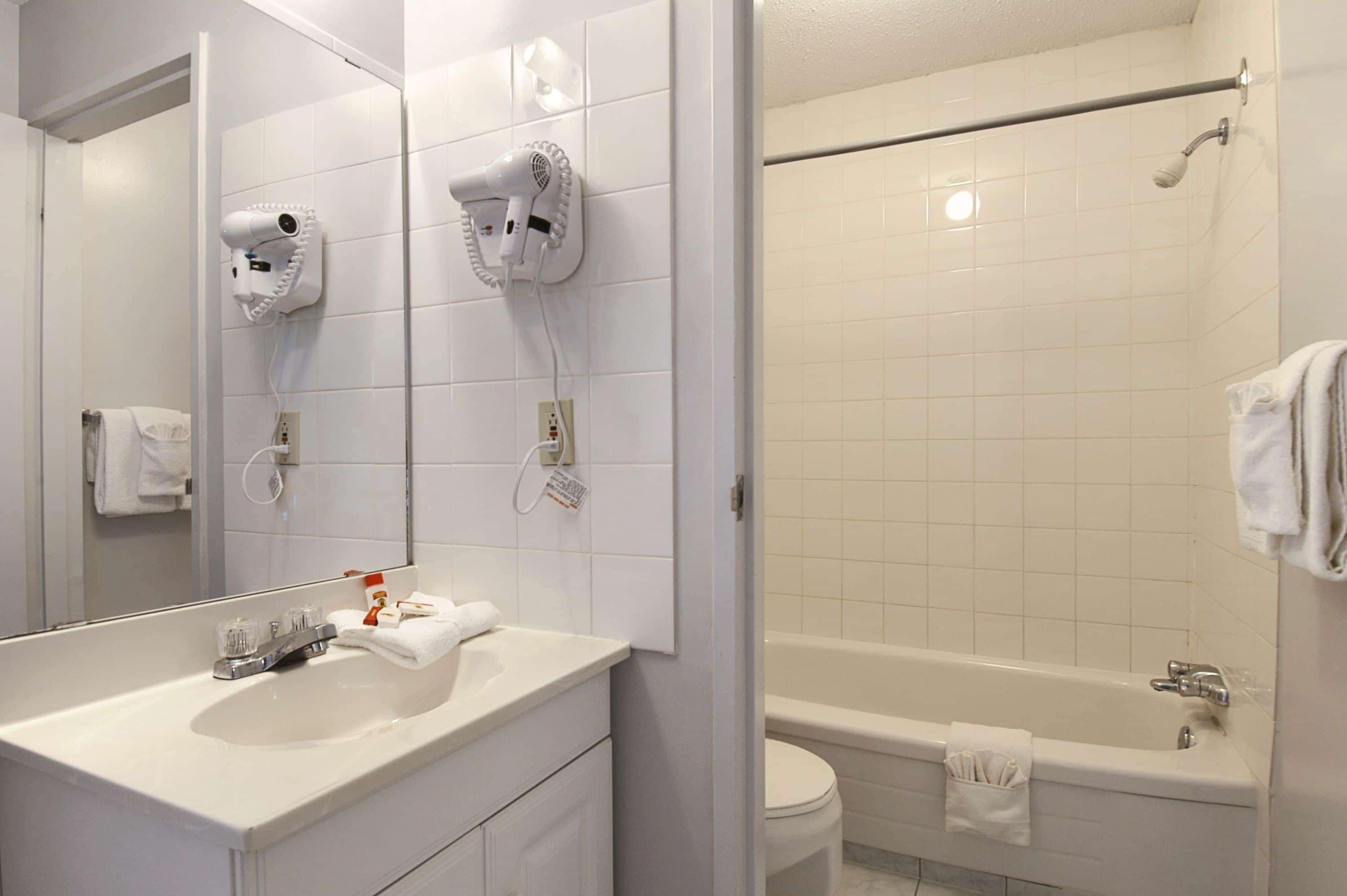 ซูเปอร์ 8 บาย วินด์แฮม เรดเดียร์ Hotel ภายนอก รูปภาพ