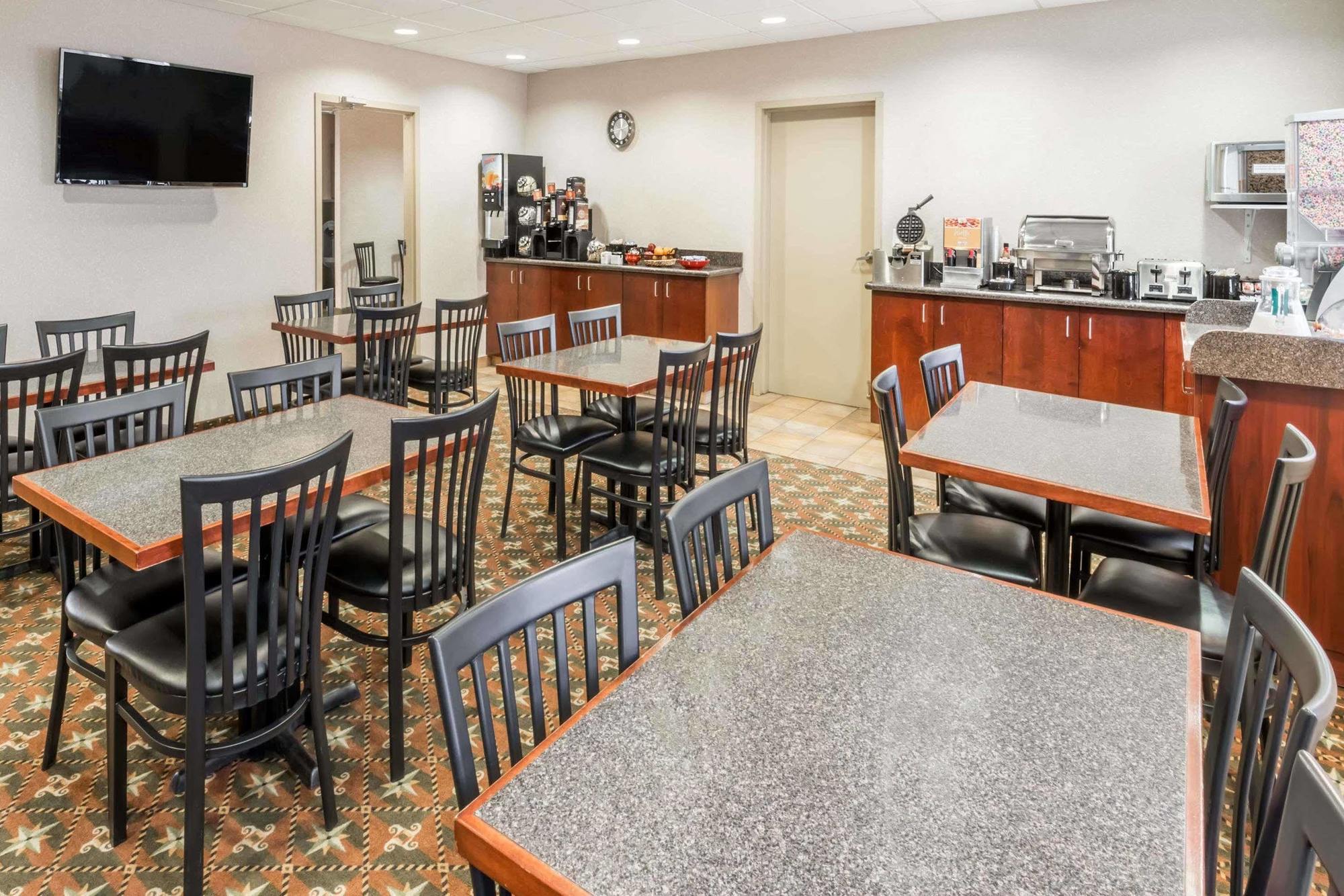 ซูเปอร์ 8 บาย วินด์แฮม เรดเดียร์ Hotel ภายนอก รูปภาพ