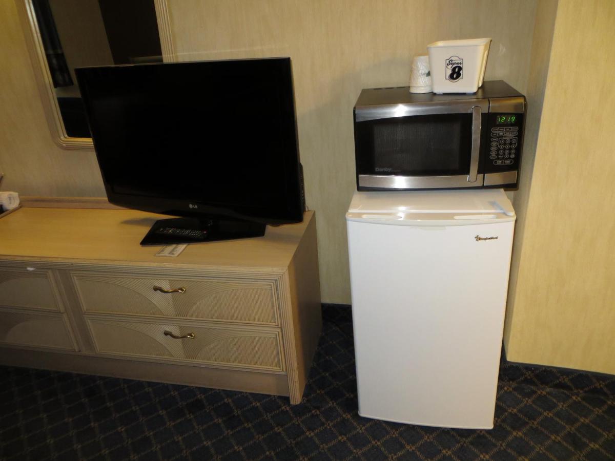 ซูเปอร์ 8 บาย วินด์แฮม เรดเดียร์ Hotel ภายนอก รูปภาพ